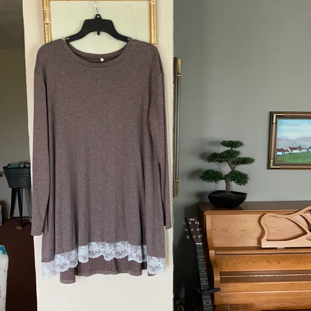 Long sleeve boutique shirt with lace